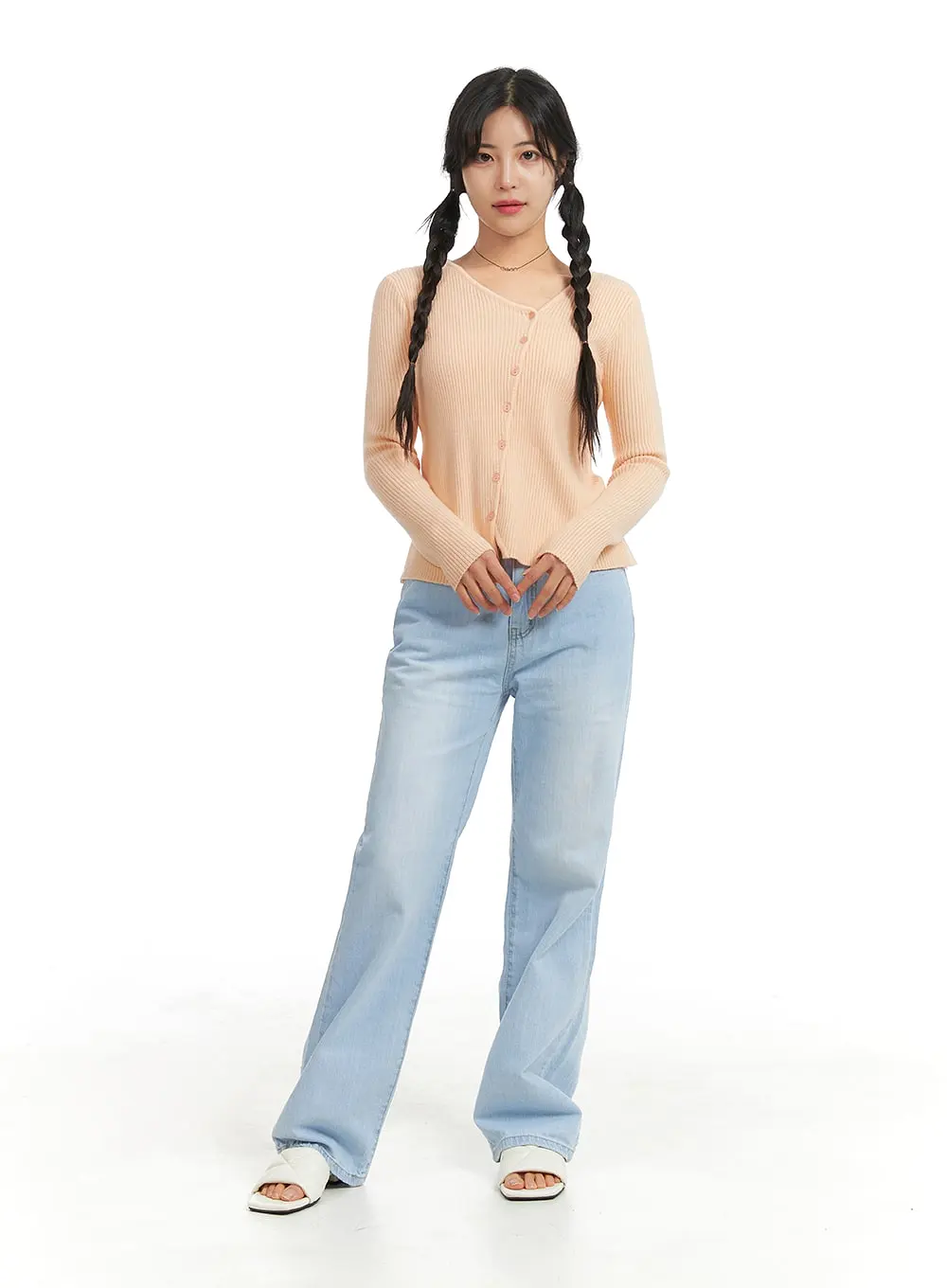 Light Washed Straight Leg Jeans OM427