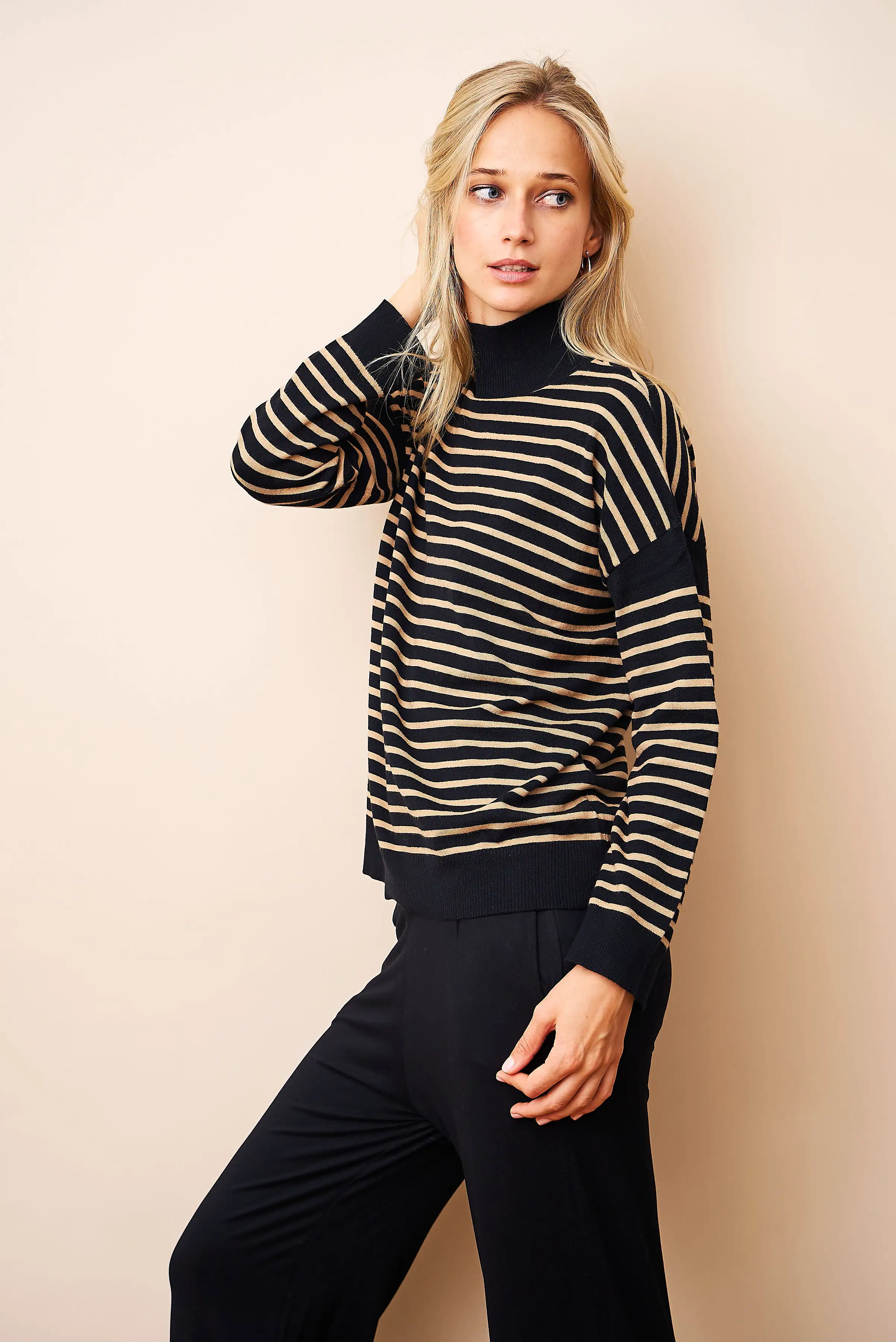 Organic Cotton Knit Stretch Striped Mock Neck in Noir/Camel