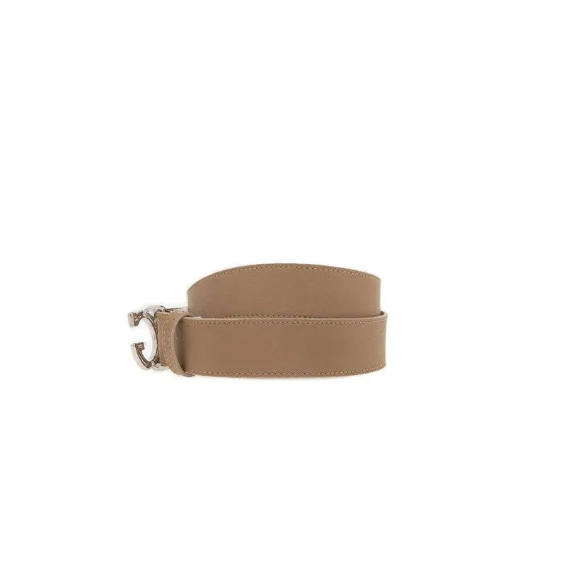 This Beige men's leather belt is made unique by the maxi Iceberg logo that gives structure to the metal buckle. A distinctive an